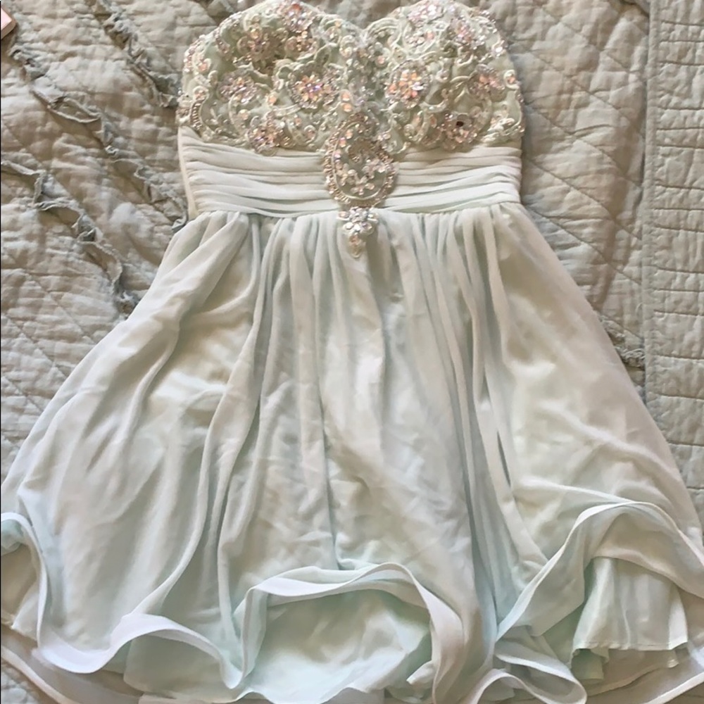 Strapless formal dress